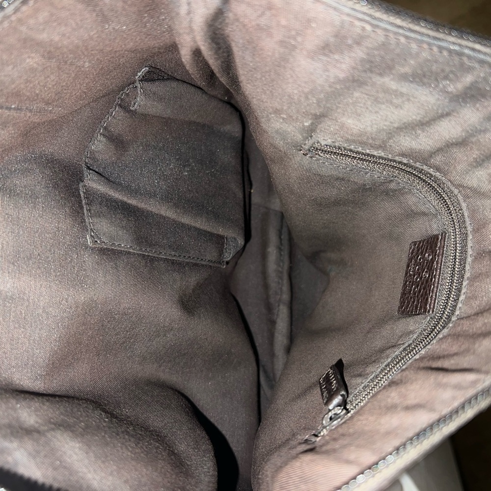 Vintage Gucci Crossbody - Picture 9 of 17